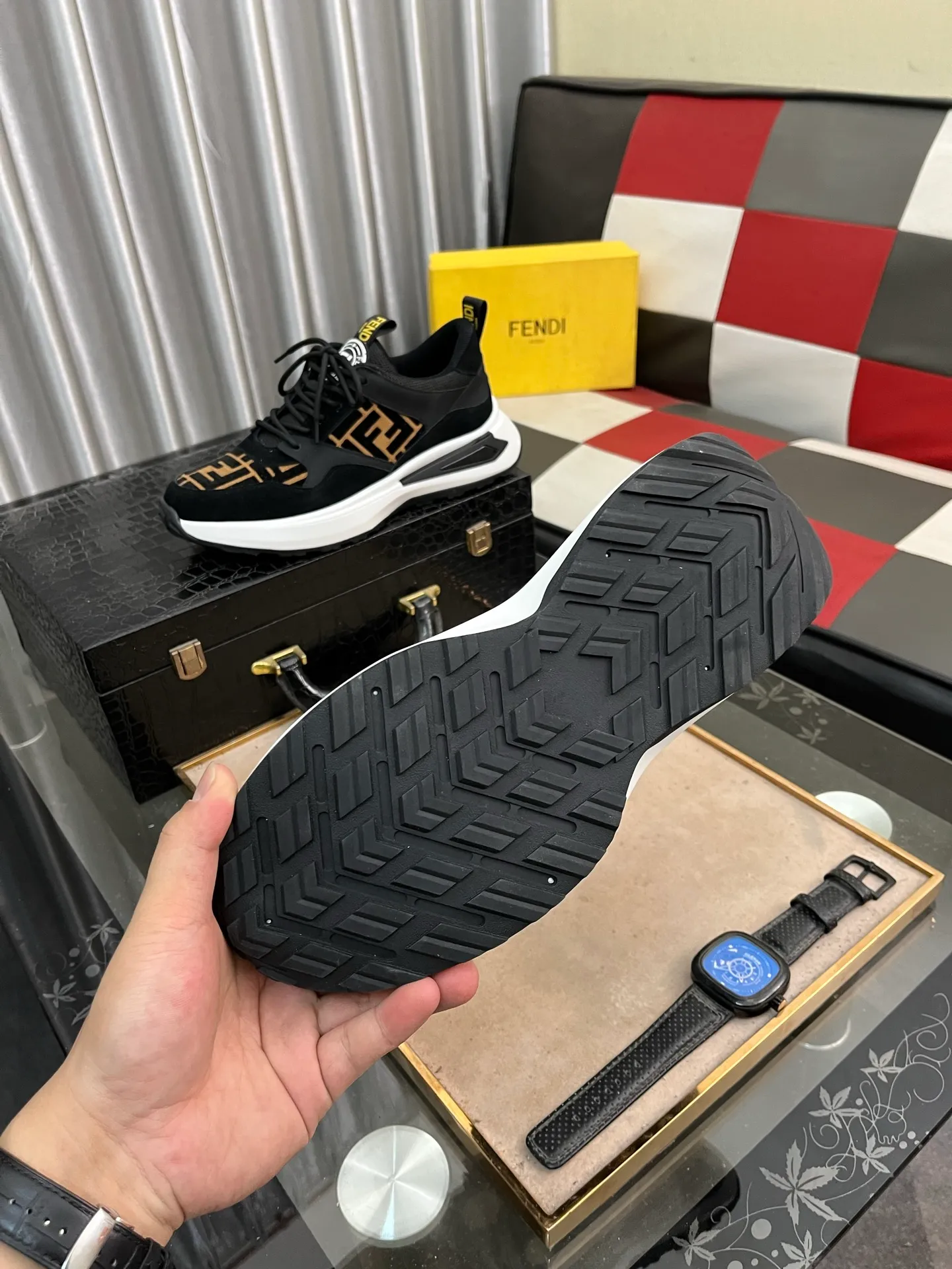 Men's shoes 💰458⌚️⌚️FENDI "FENDI" Regular size: 38-44 (casual shoes) Product materials: Selected cowhide upper, soft sheepskin lining; original outsole. 6️⃣colors available